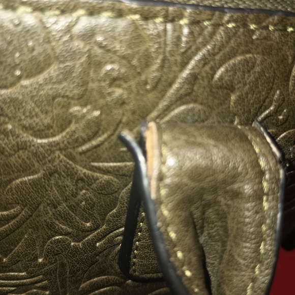 Simply Noelle Green Satchel with Textured Leather - Picture 14 of 16